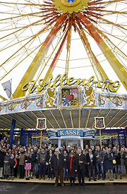 Frühstücken im Riesenrad am 24.04.2016 (©Foto: Ingrid Grossmann)